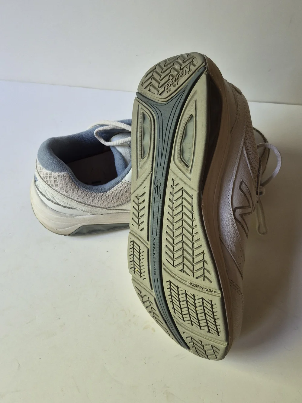 New Balance White and Light Blue Leather Sneakers 928V3